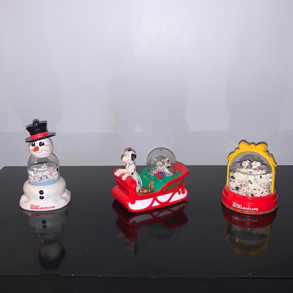 Disney 101 Dalmatians Christmas snow globes